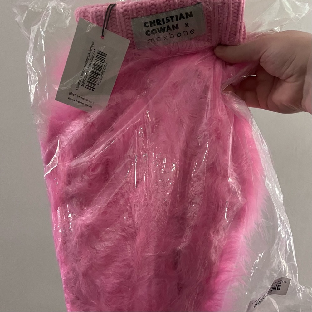 Christian Cowan x Maxbone Hot Pink Feather Jumper NWT Size M - Picture 7 of 8